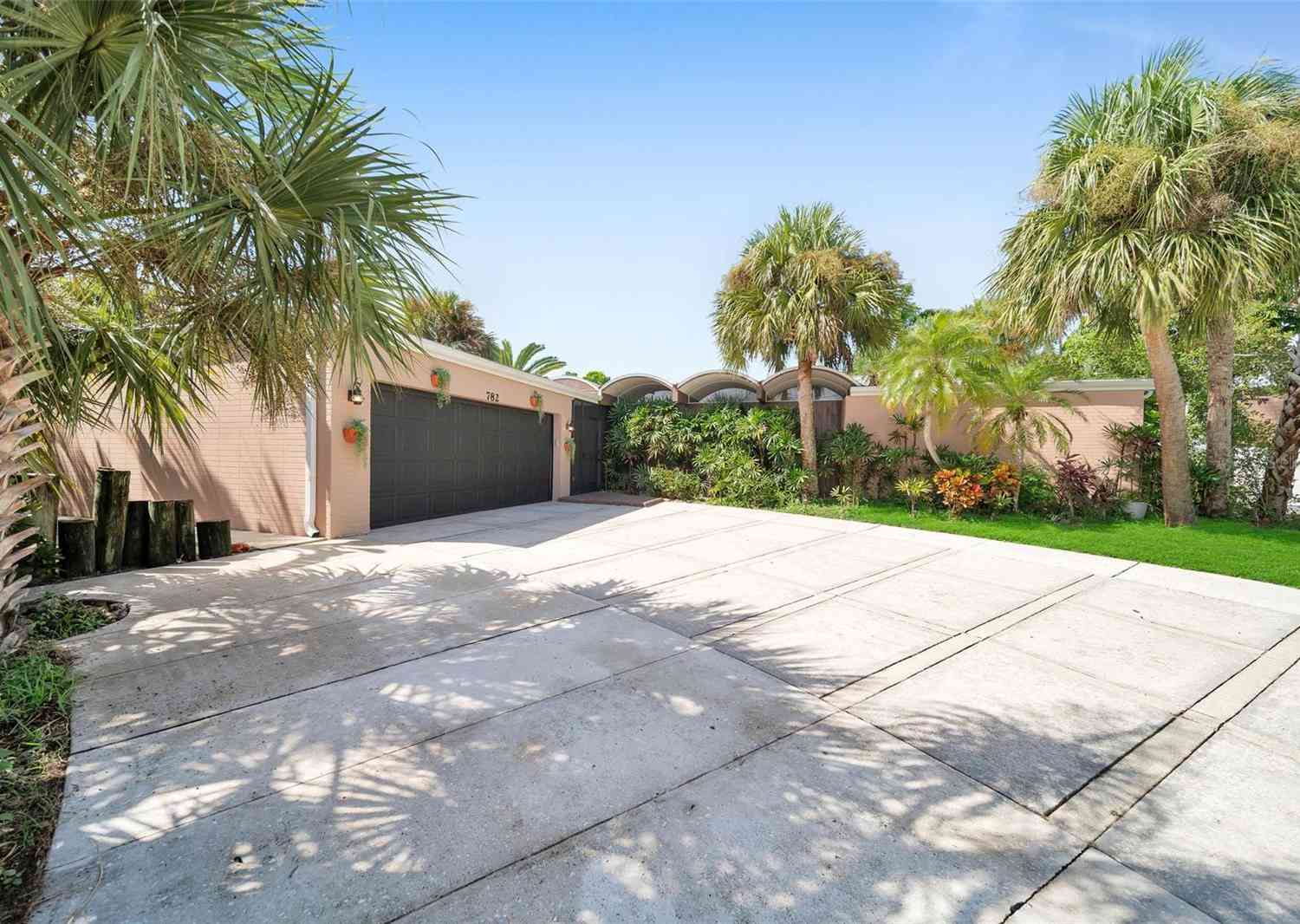 782 Hydrangea Drive, NORTH FORT MYERS, Florida image 1