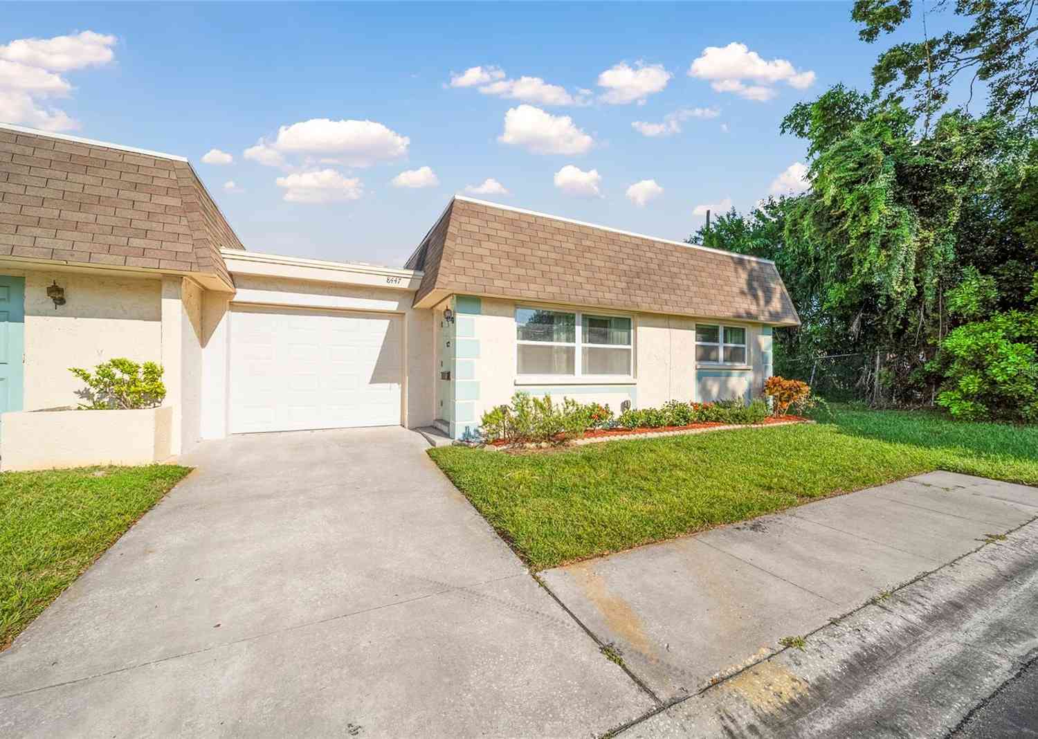 8447 Deauville, PINELLAS PARK, Florida image 2