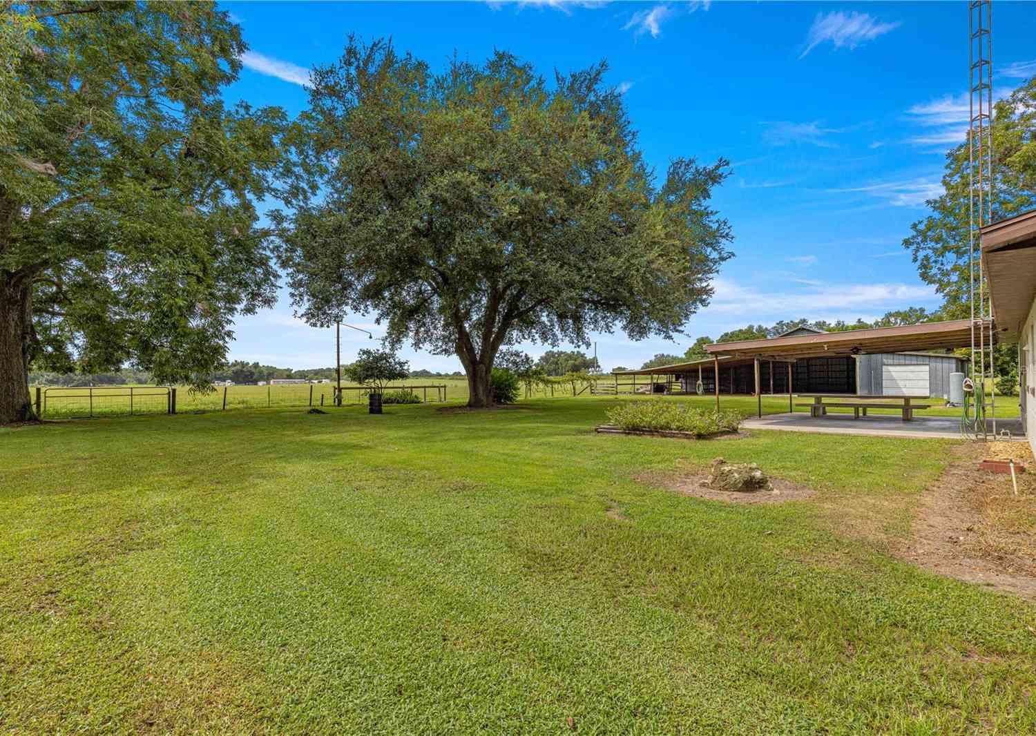 1000 SE 155th Street, SUMMERFIELD, Florida image 2
