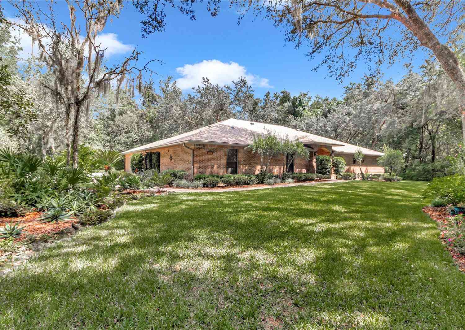 5889 NE 43rd Lane Road, SILVER SPRINGS, Florida image 7