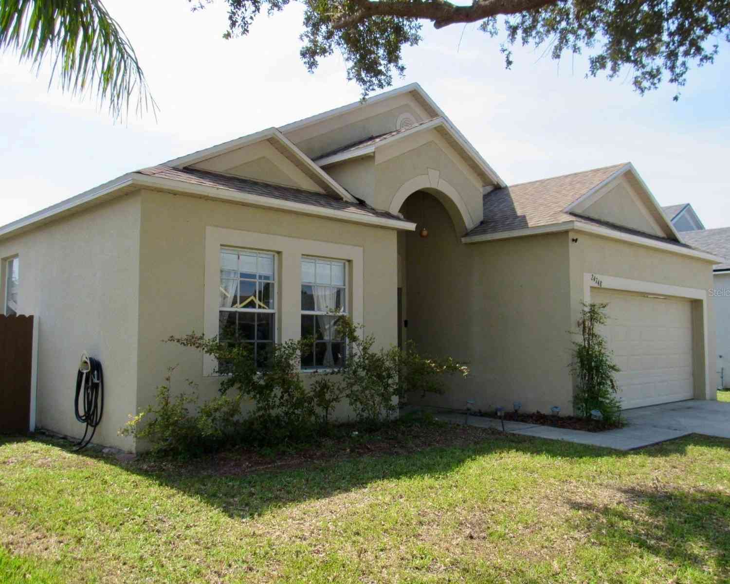 24748 Portofino Drive, LUTZ, Florida image 2