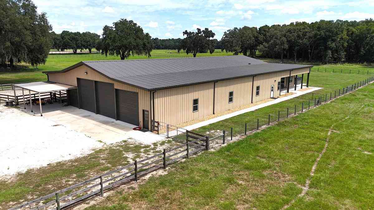 2051 SE 155th Street, SUMMERFIELD, Florida image 10