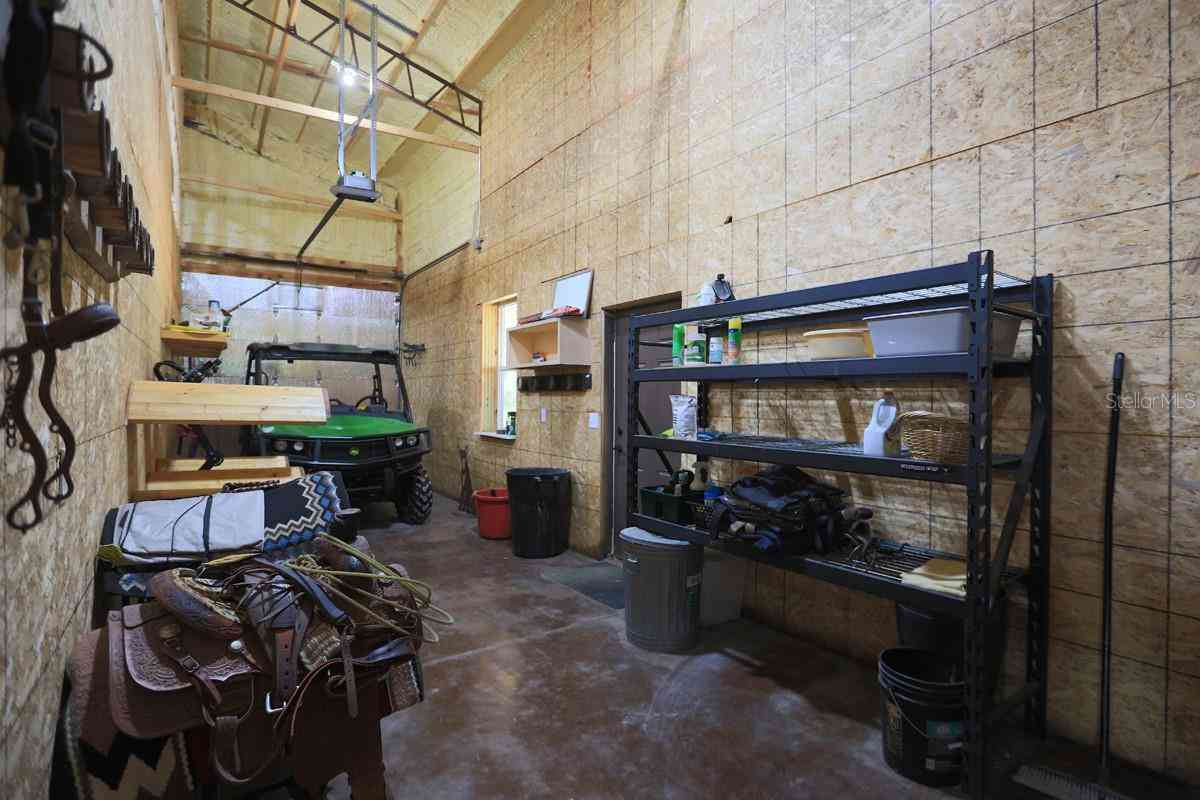2051 SE 155th Street, SUMMERFIELD, Florida image 9