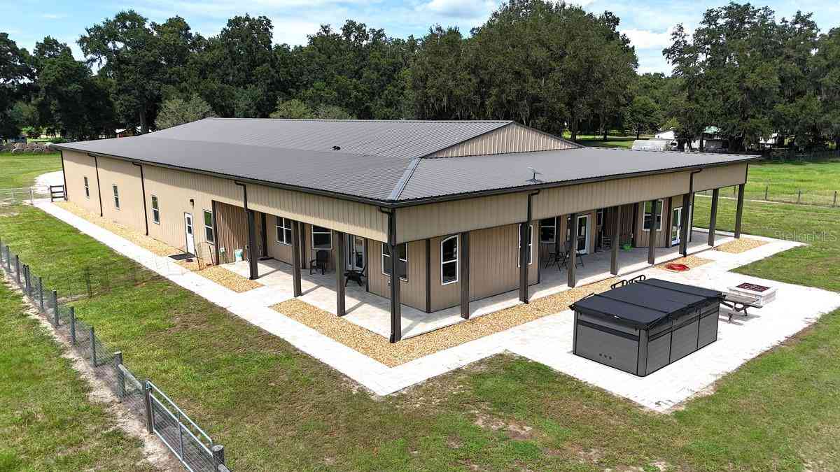 2051 SE 155th Street, SUMMERFIELD, Florida image 5