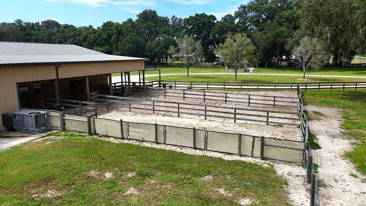 2051 SE 155th Street, SUMMERFIELD, Florida image 18