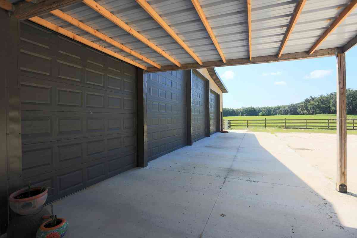 2051 SE 155th Street, SUMMERFIELD, Florida image 6