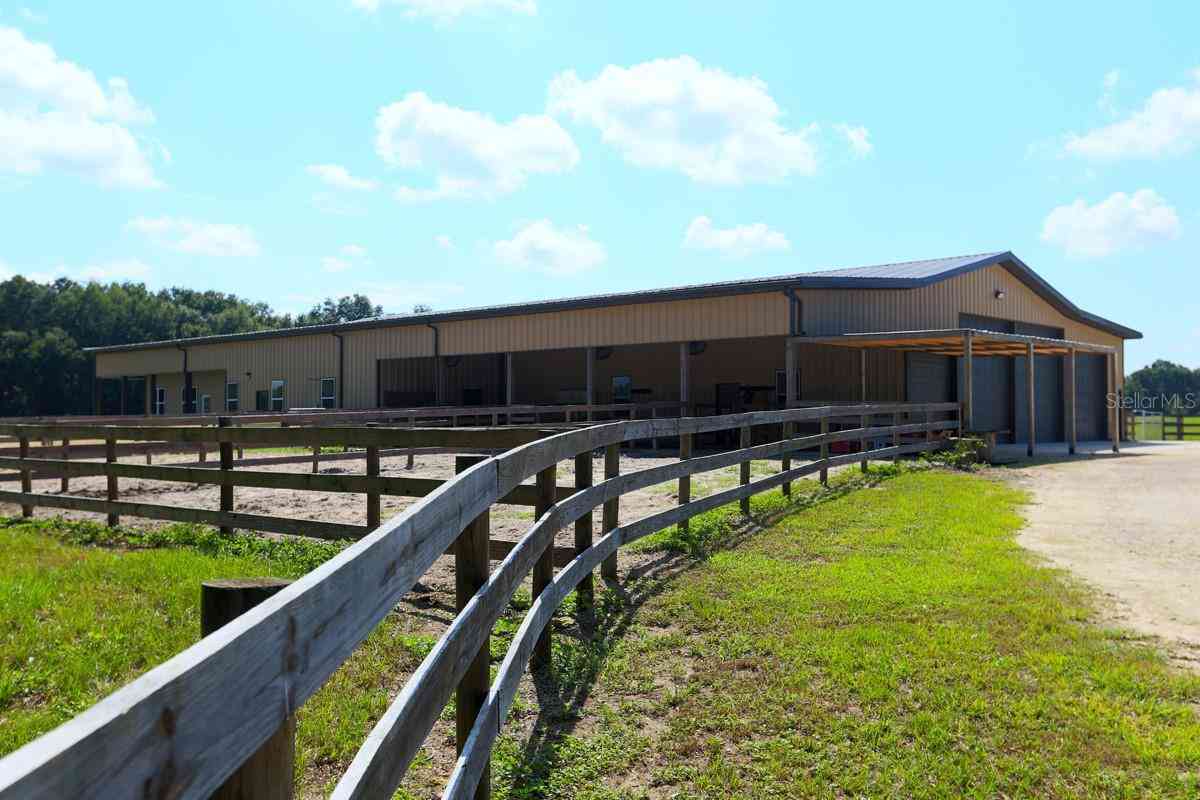 2051 SE 155th Street, SUMMERFIELD, Florida image 1