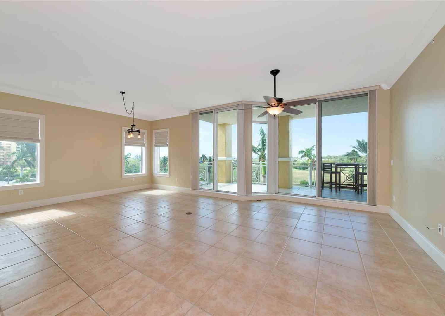 130 Riviera Dunes Way #204, PALMETTO, Florida image 3