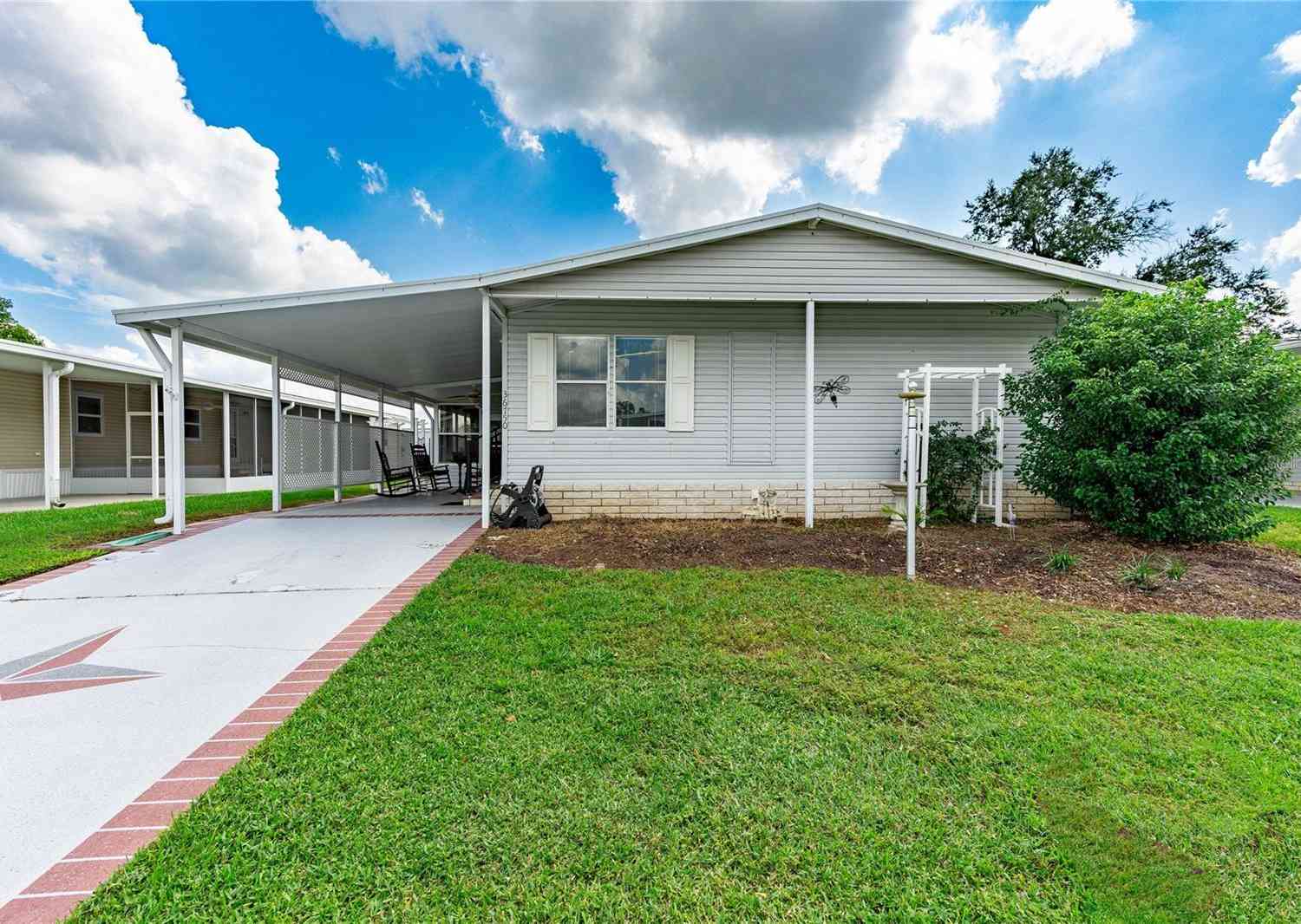 36750 Kimela Avenue, ZEPHYRHILLS, Florida image 1