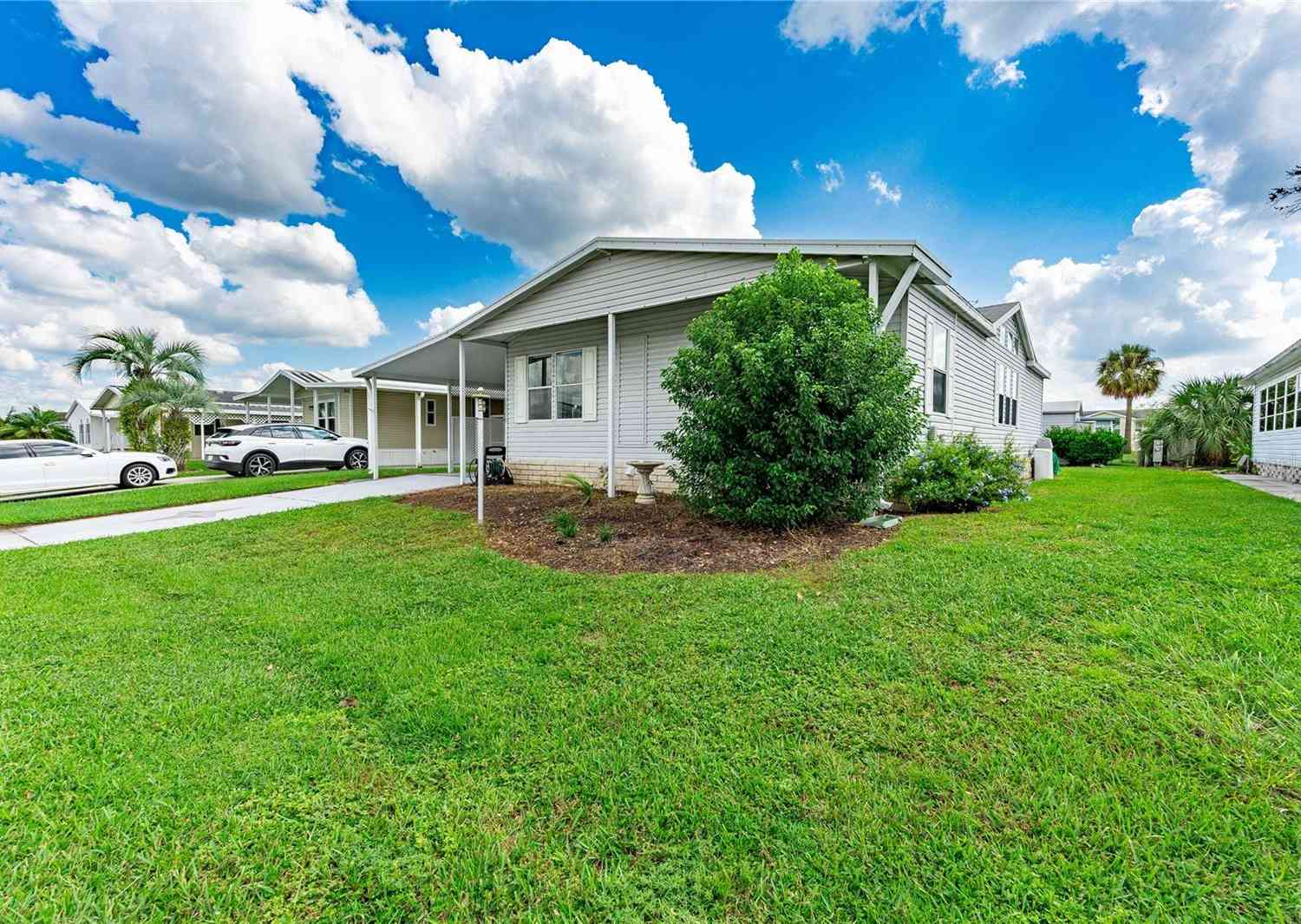 36750 Kimela Avenue, ZEPHYRHILLS, Florida image 3