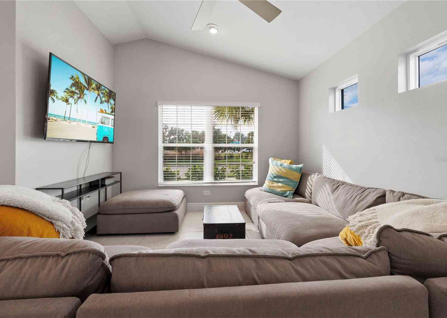 3832 Shimmering Oaks Drive, PARRISH, Florida image 5