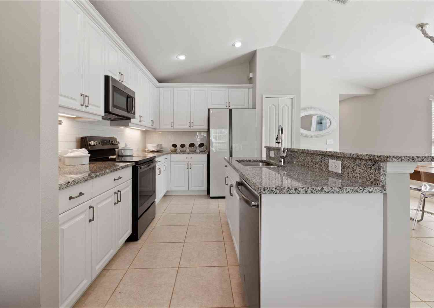 3832 Shimmering Oaks Drive, PARRISH, Florida image 11