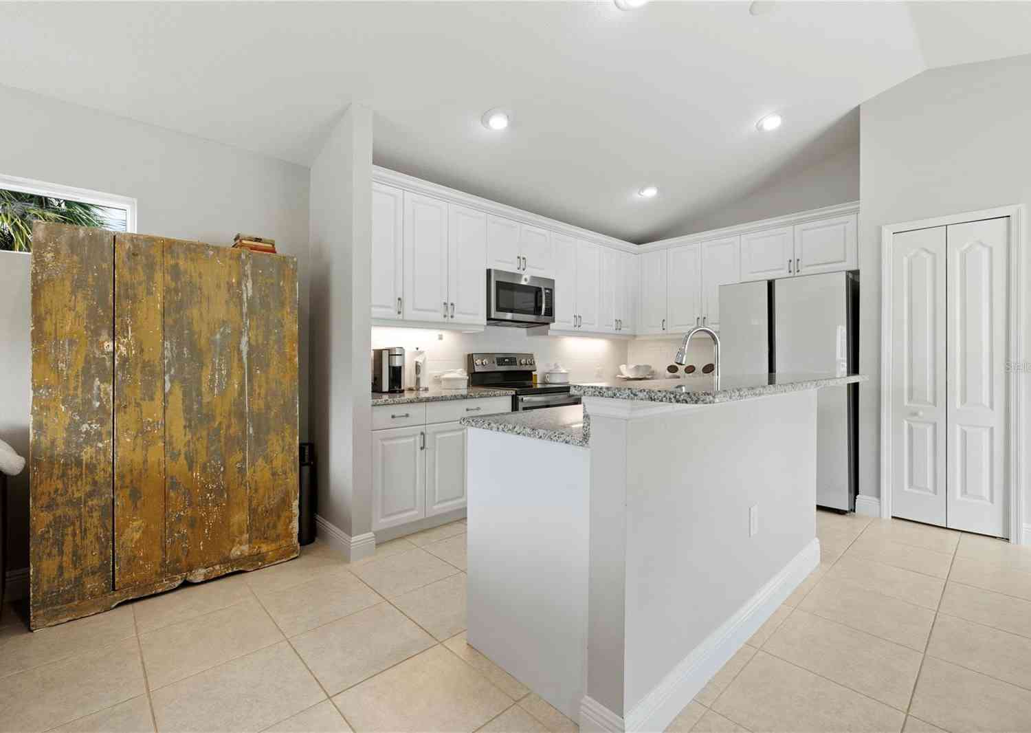 3832 Shimmering Oaks Drive, PARRISH, Florida image 12
