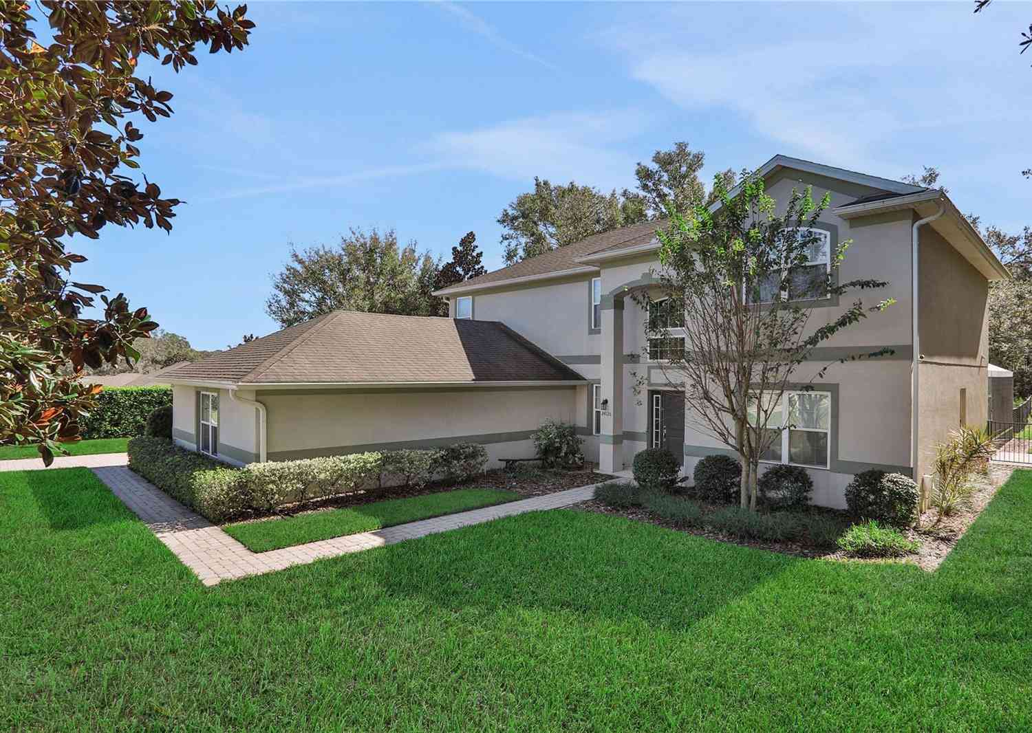 24126 Plymouth Hollow Circle, SORRENTO, Florida image 2