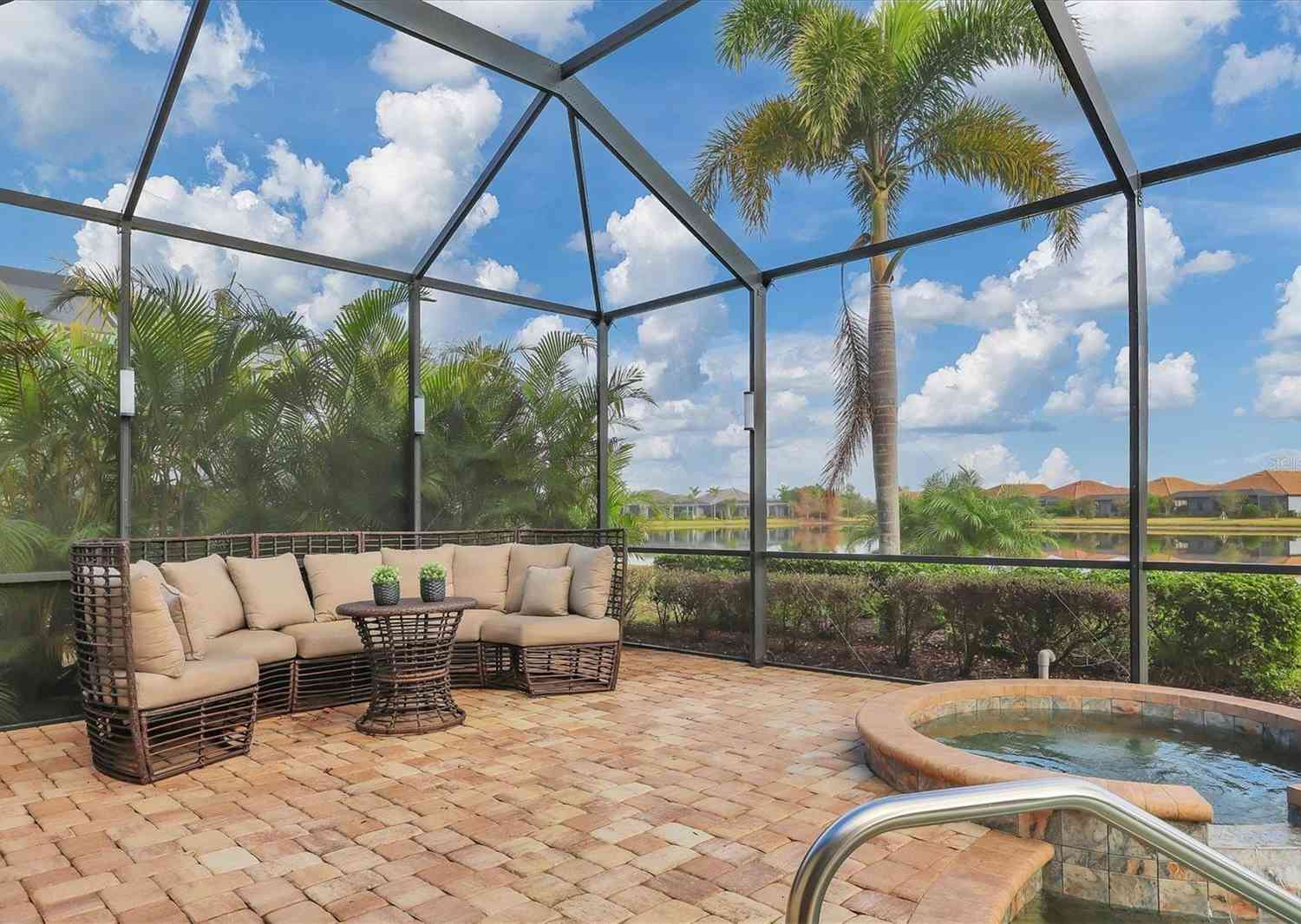 7020 Whittlebury Trail, LAKEWOOD RANCH, Florida image 34