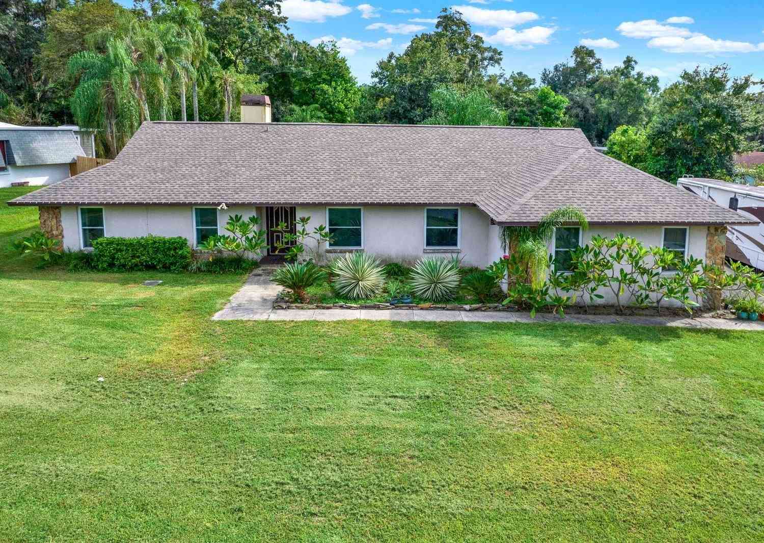 1413 Lorea Lane, BRANDON, Florida image 1