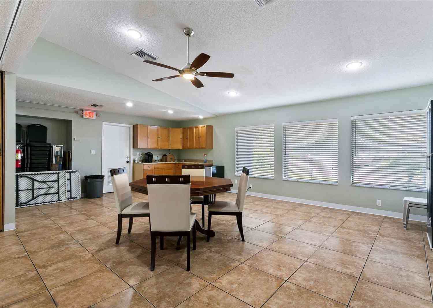 11 Escondido Circle #105, ALTAMONTE SPRINGS, Florida image 31