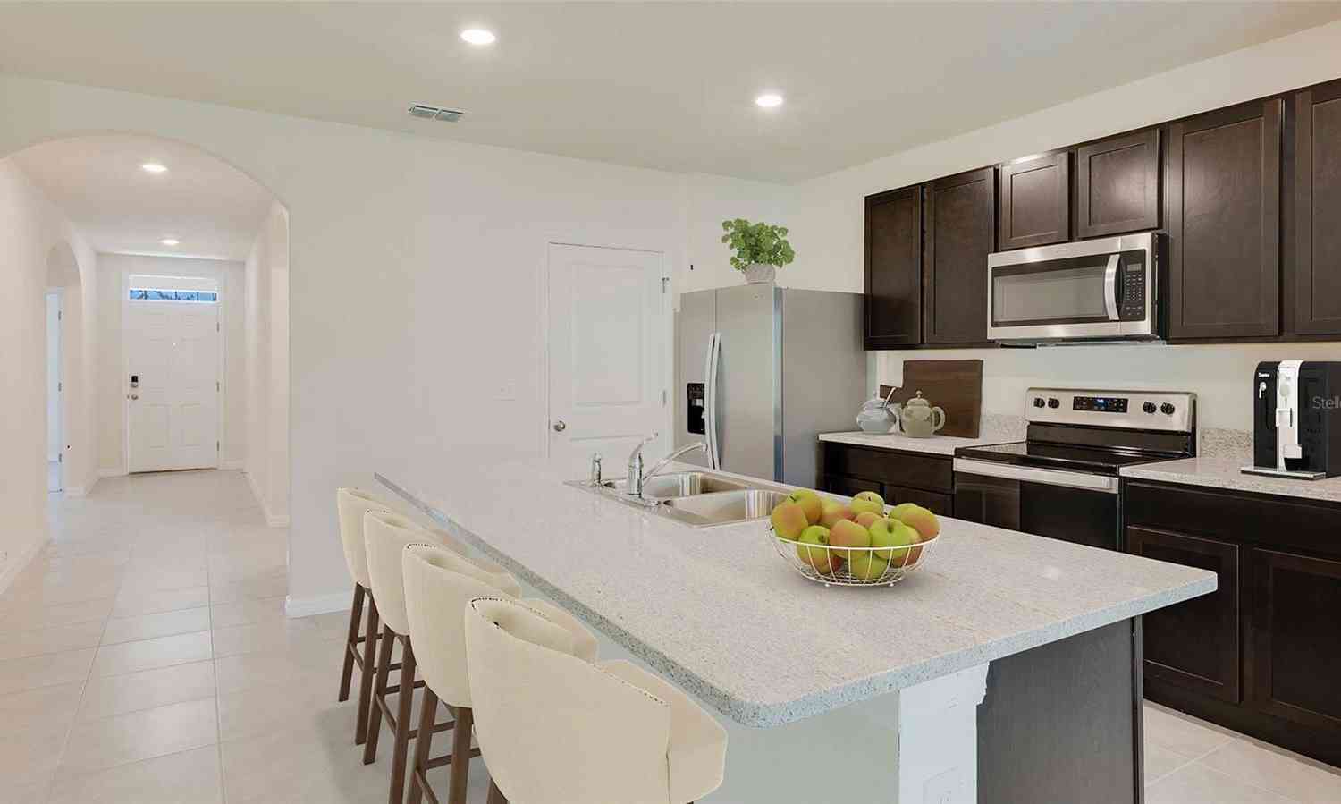 9898 SE 161st Lane Road, SUMMERFIELD, Florida image 2