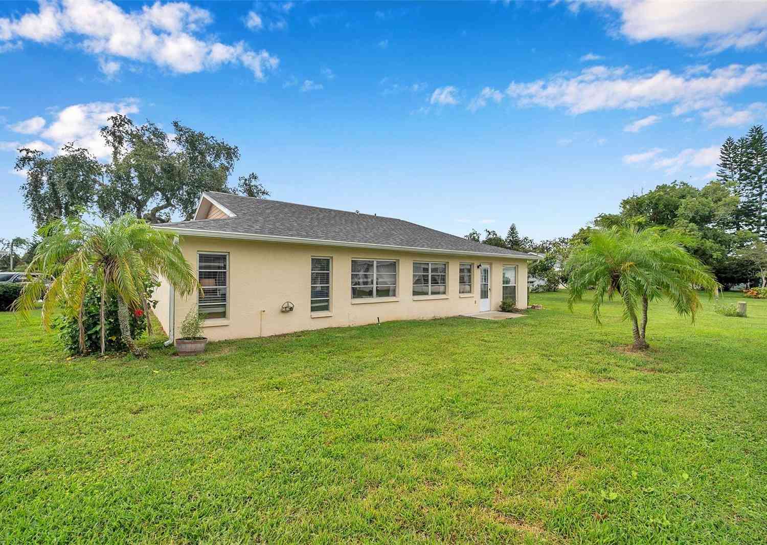 11214 Elderberry Drive, PORT RICHEY, Florida image 8