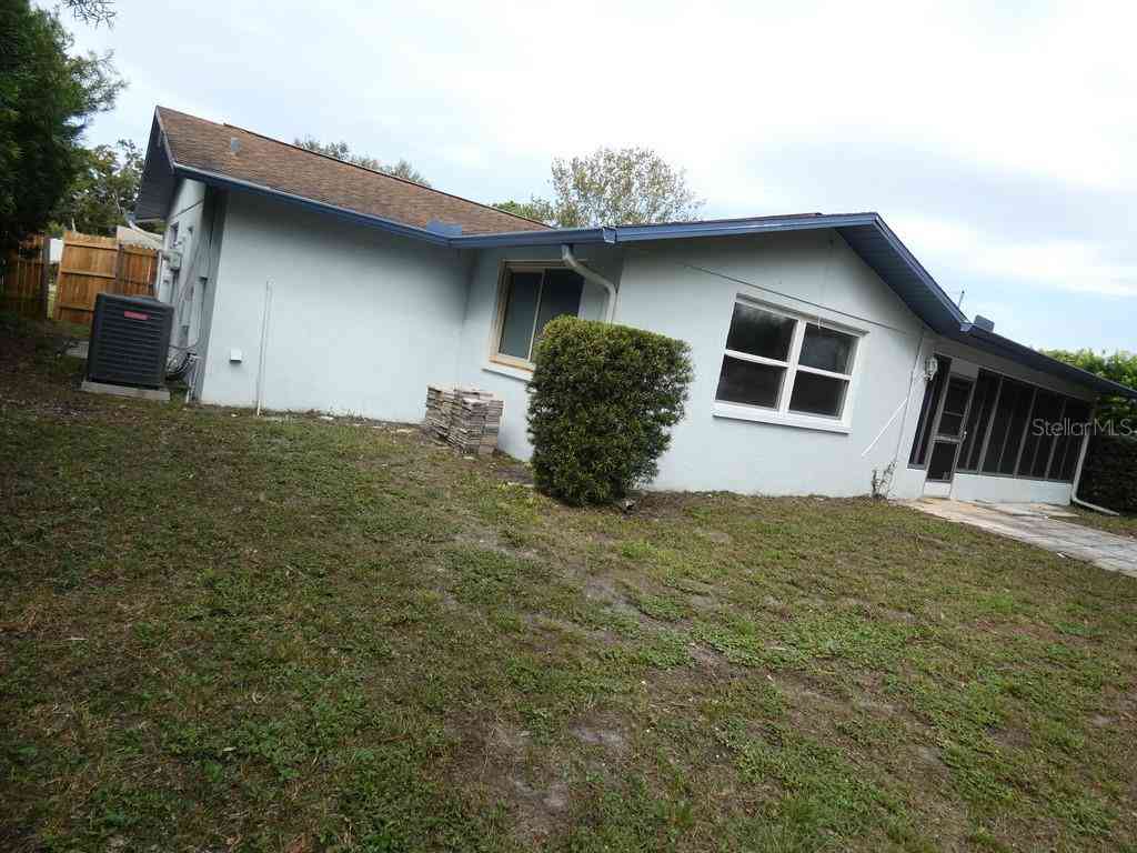 6860 Hills Drive, New Port Richey, Florida image 17