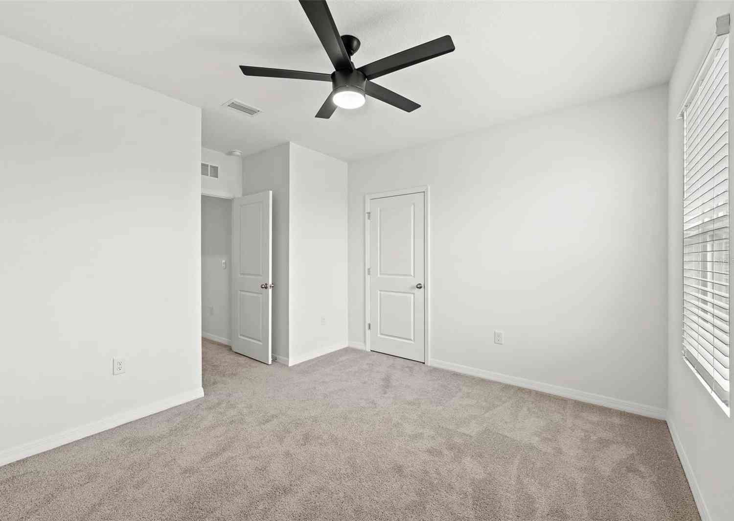 9278 Forge Breeze Loop, Wesley Chapel, Florida image 13
