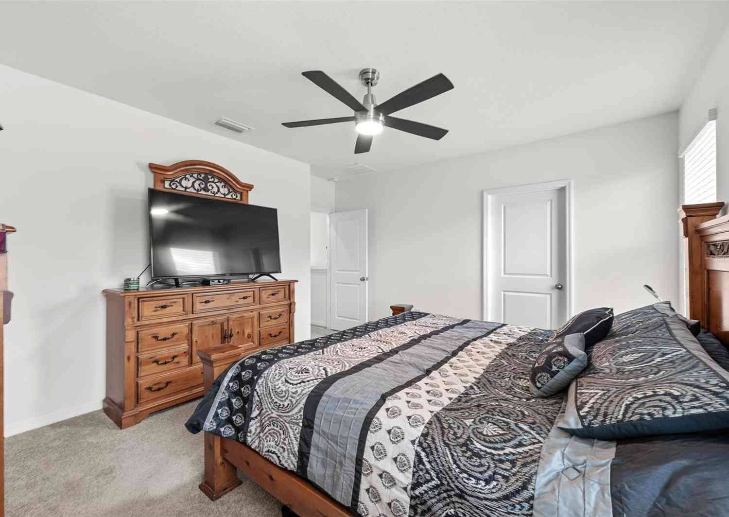 9278 Forge Breeze Loop, Wesley Chapel, Florida image 16