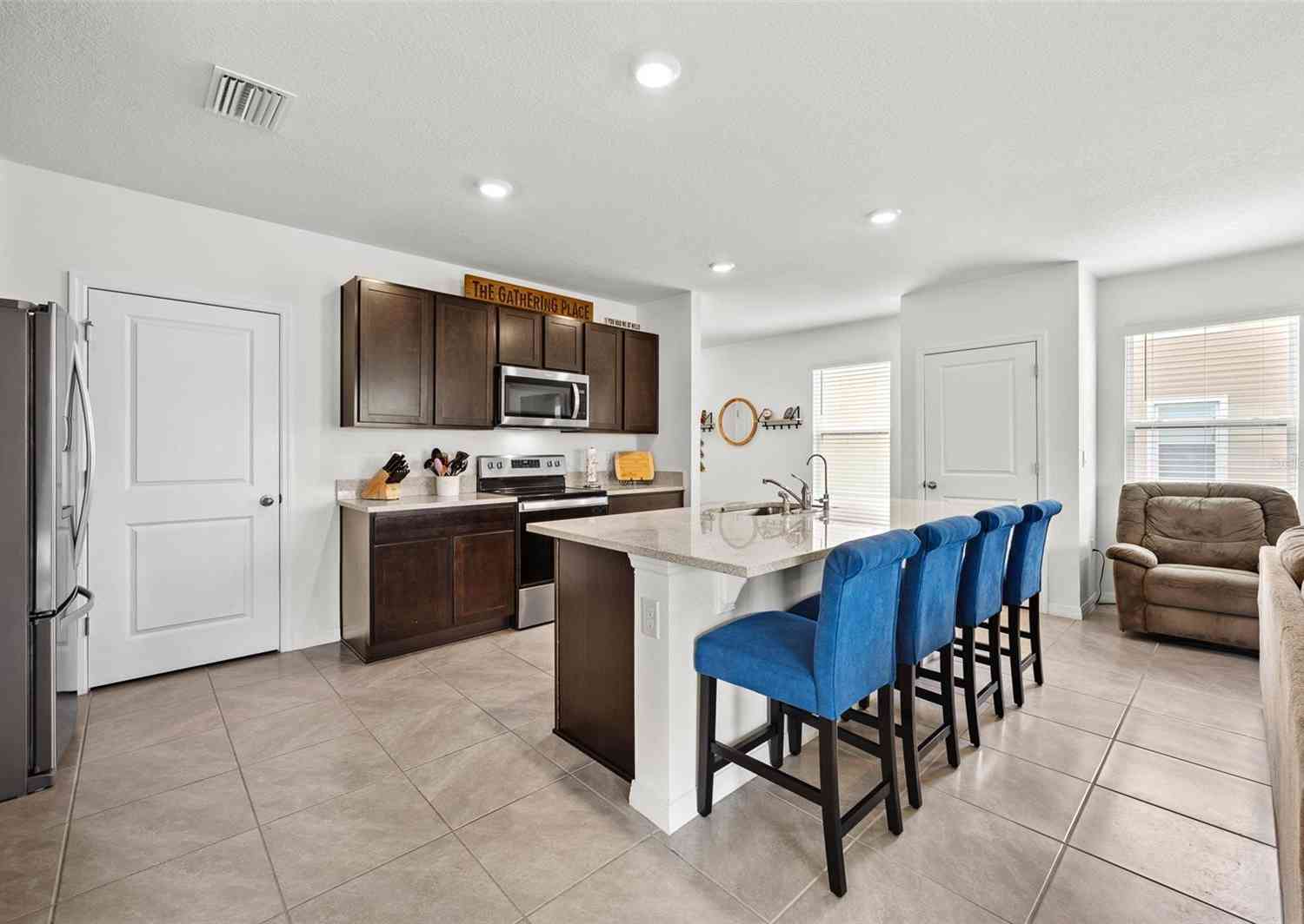 9278 Forge Breeze Loop, Wesley Chapel, Florida image 7