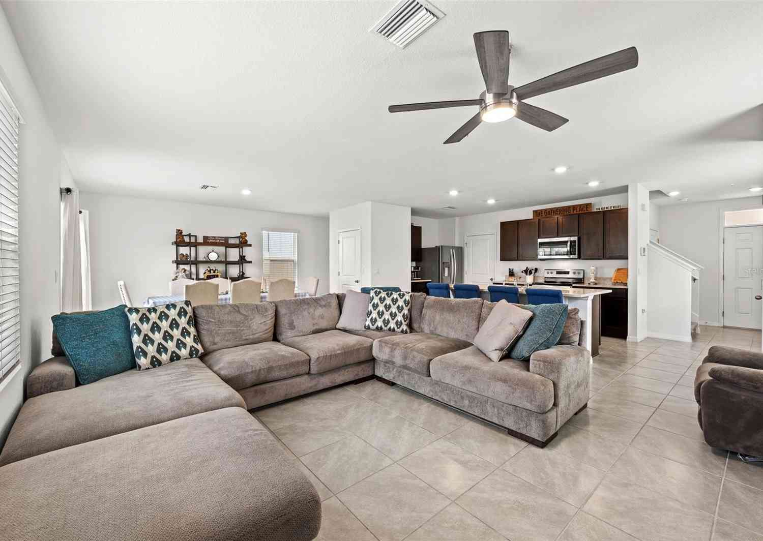9278 Forge Breeze Loop, Wesley Chapel, Florida image 4
