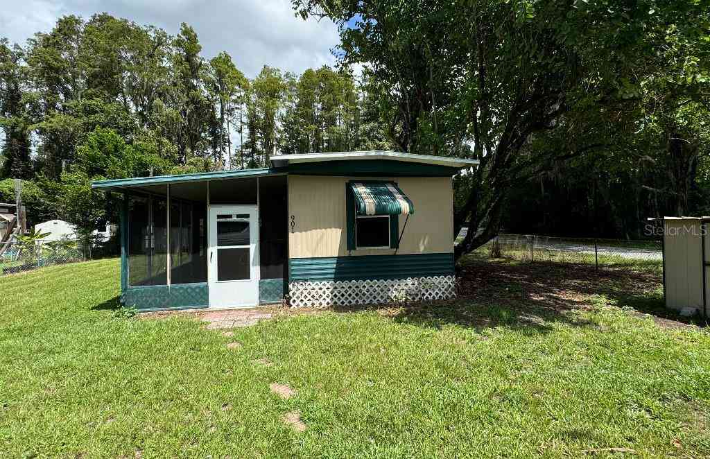 901 Montana Avenue, LUTZ, Florida image 3