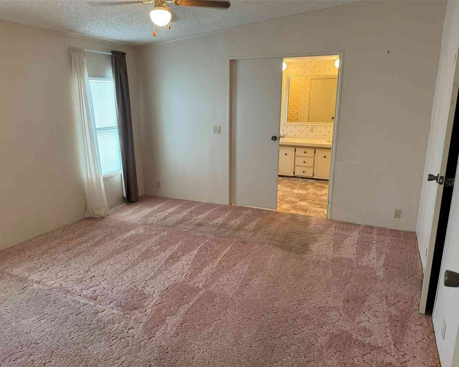 34303 Lodge Drive, Wesley Chapel, Florida image 13