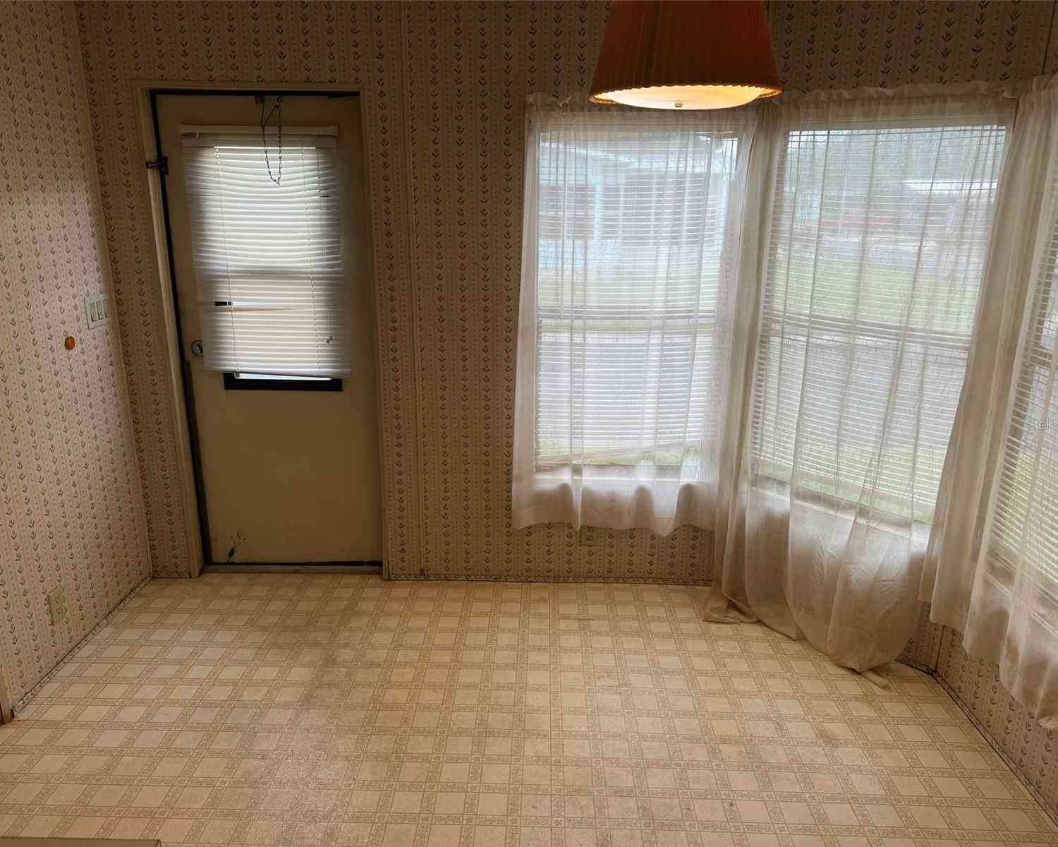 34303 Lodge Drive, Wesley Chapel, Florida image 15