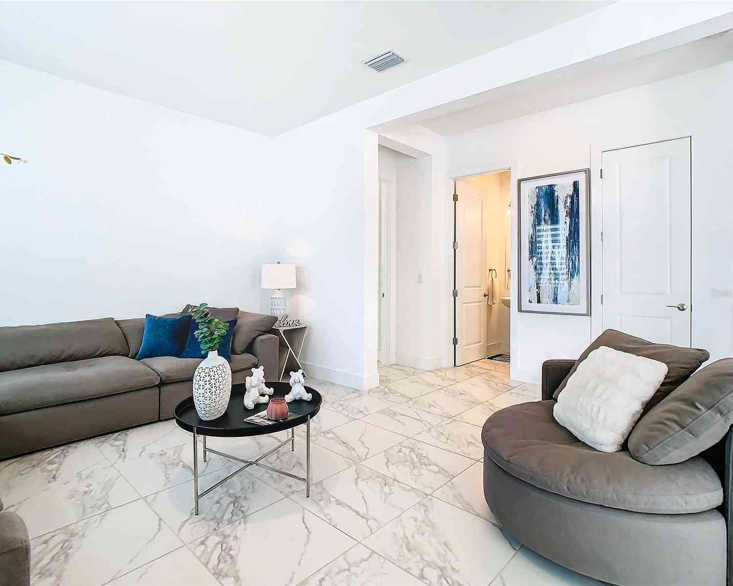 8731 Sanders Tree Loop, Wesley Chapel, Florida image 6