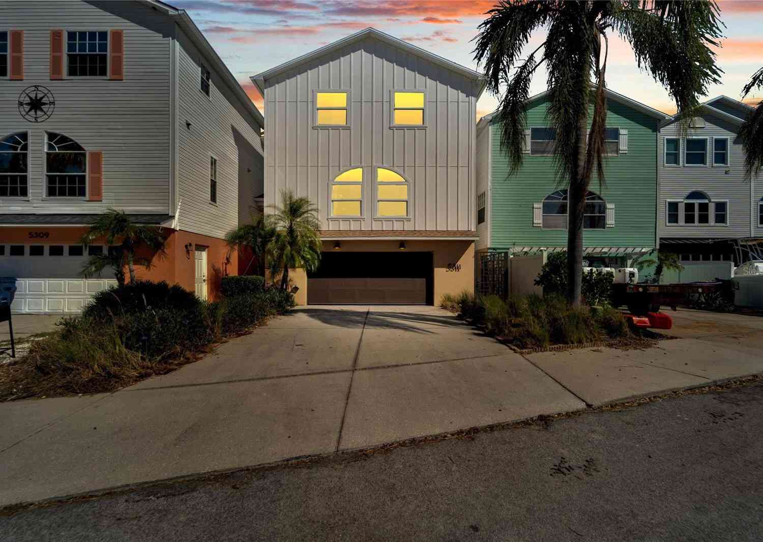 5311 Boardwalk Street, HOLIDAY, Florida image 2