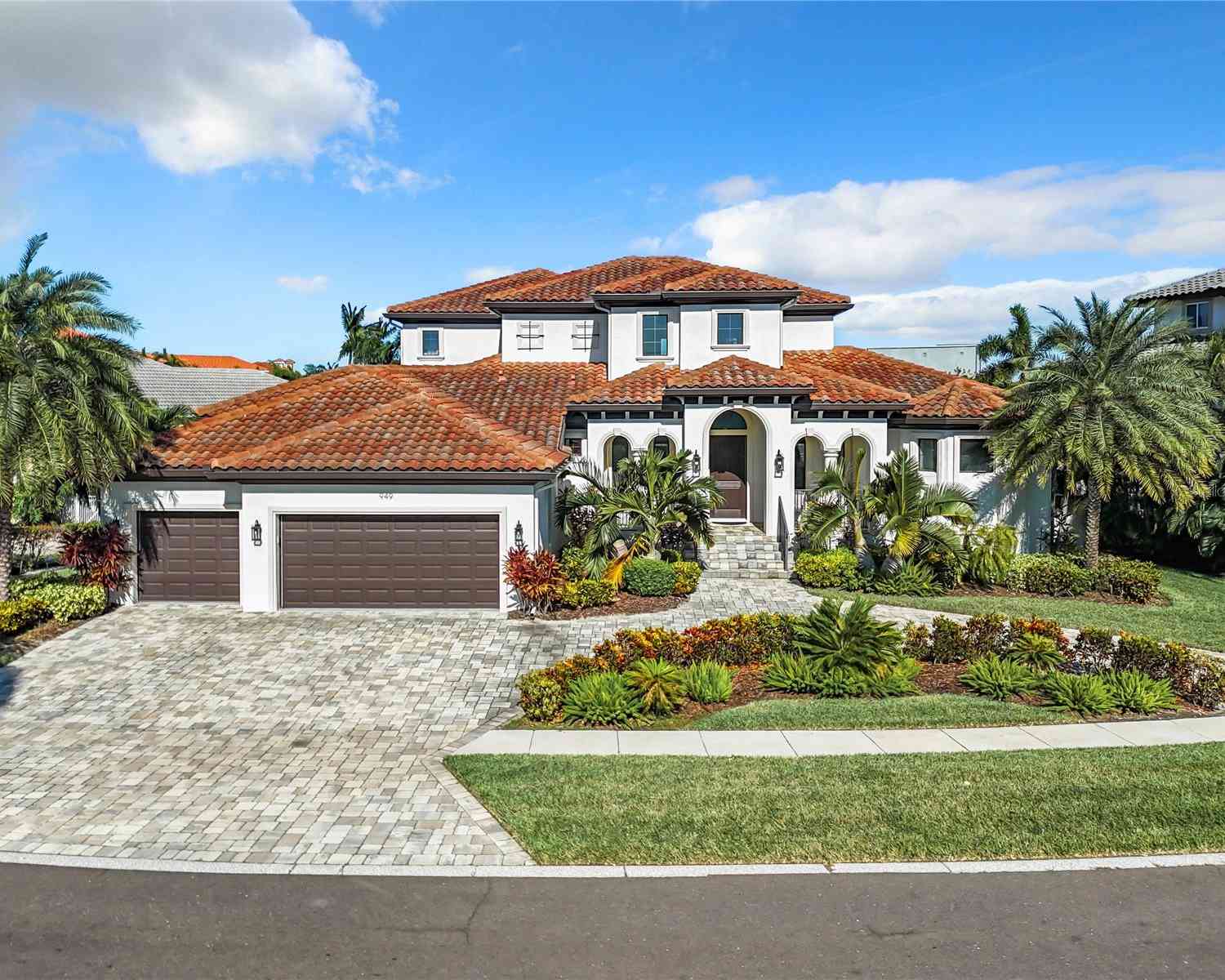 949 Symphony Isles Boulevard, Apollo Beach, Florida image 1