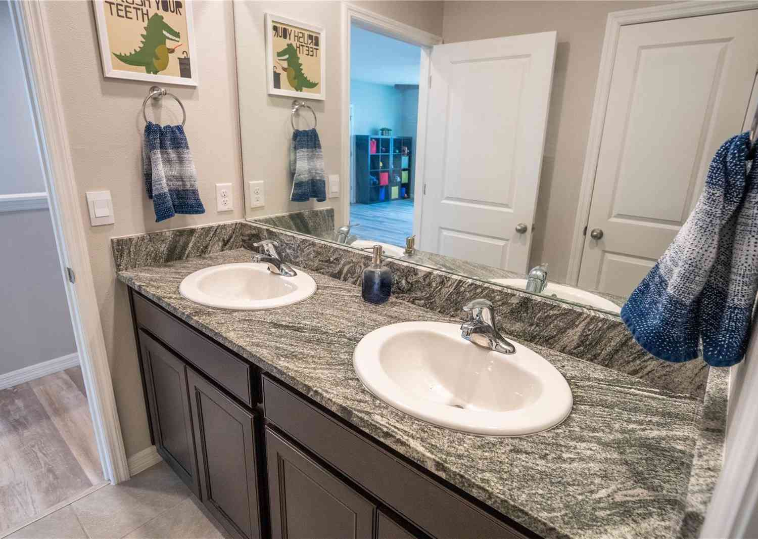 8493 Hardy Bay Loop, Wesley Chapel, Florida image 45