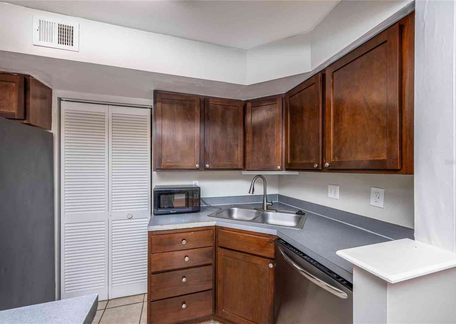 2601 SW Archer Road #E217, GAINESVILLE, Florida image 10