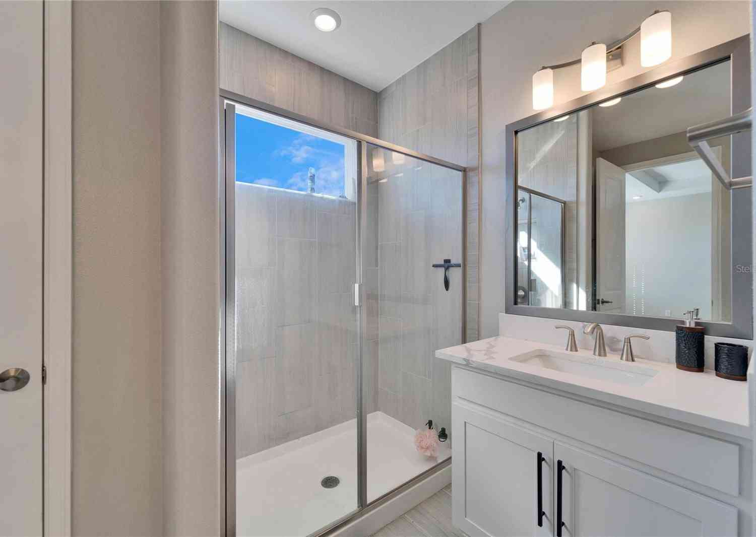 4564 Almada Lane, Wesley Chapel, Florida image 40