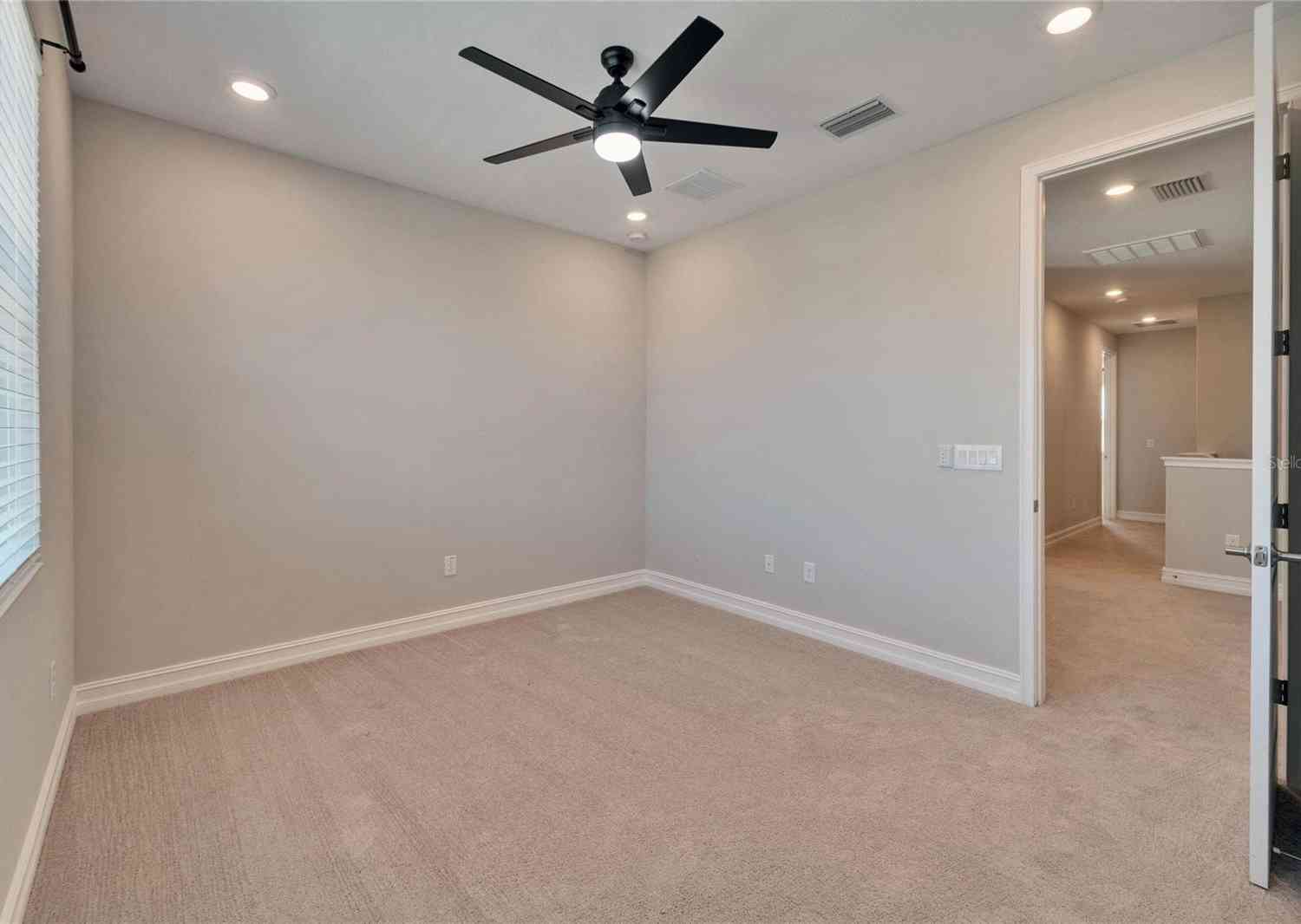 4564 Almada Lane, Wesley Chapel, Florida image 20