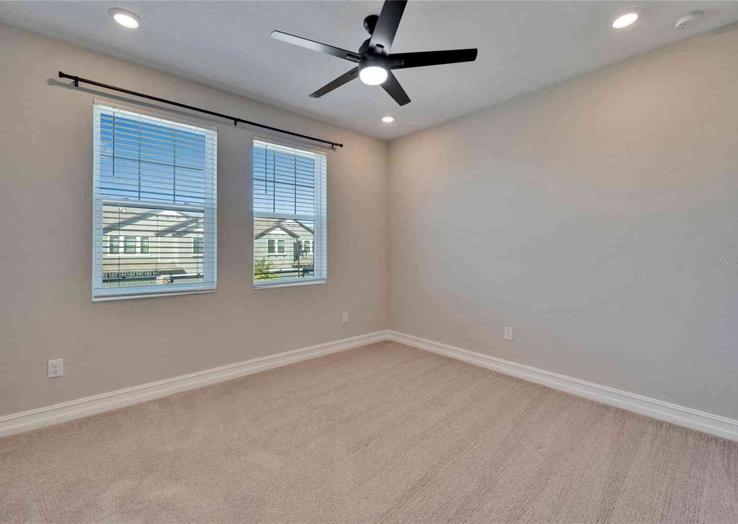 4564 Almada Lane, Wesley Chapel, Florida image 18