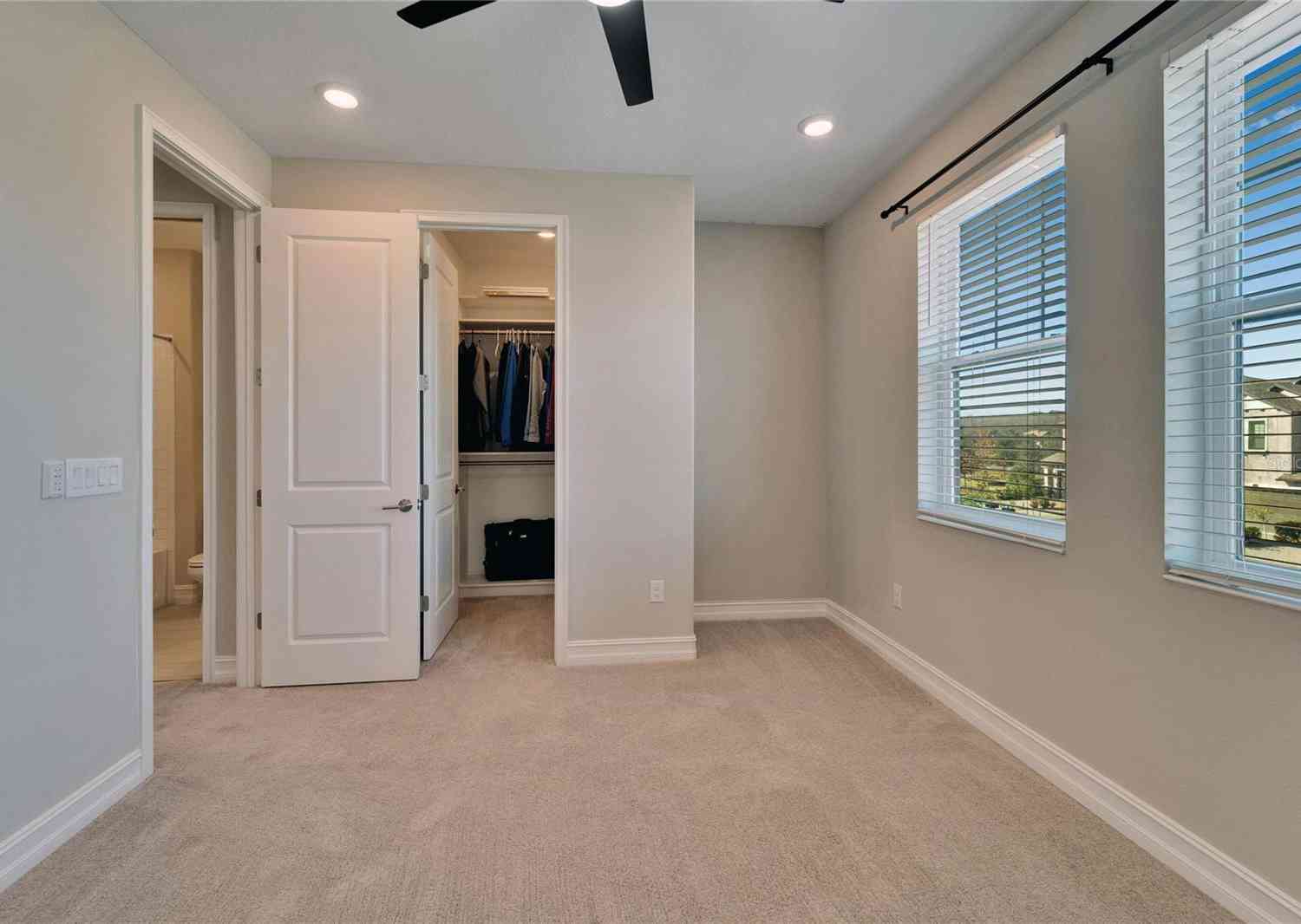 4564 Almada Lane, Wesley Chapel, Florida image 19