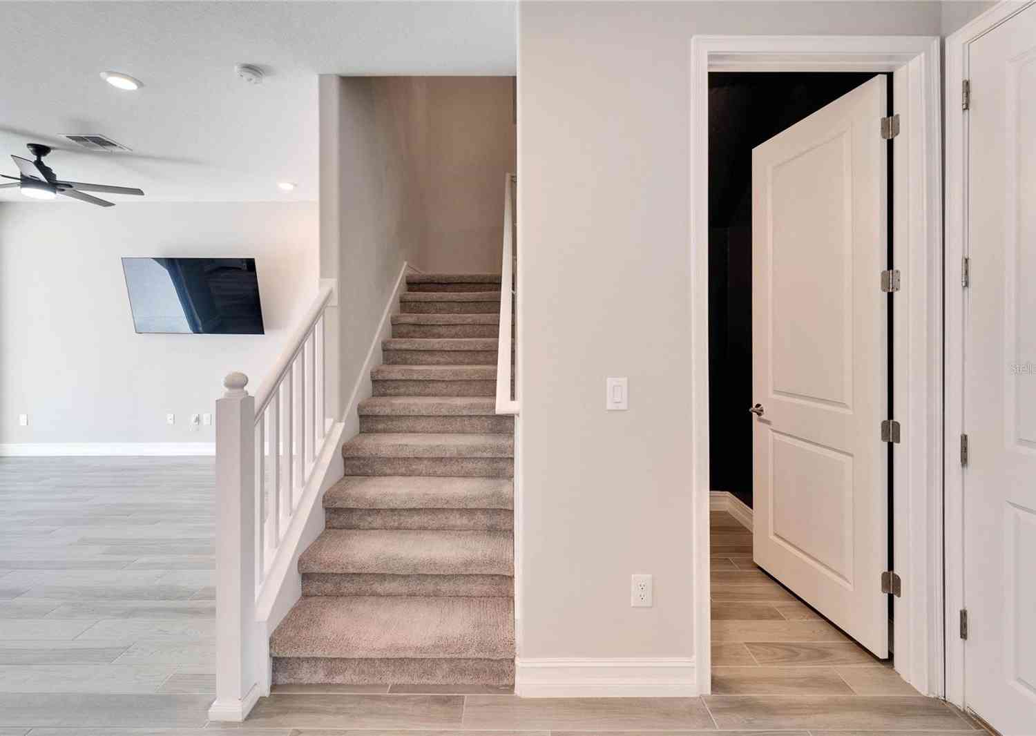 4564 Almada Lane, Wesley Chapel, Florida image 15