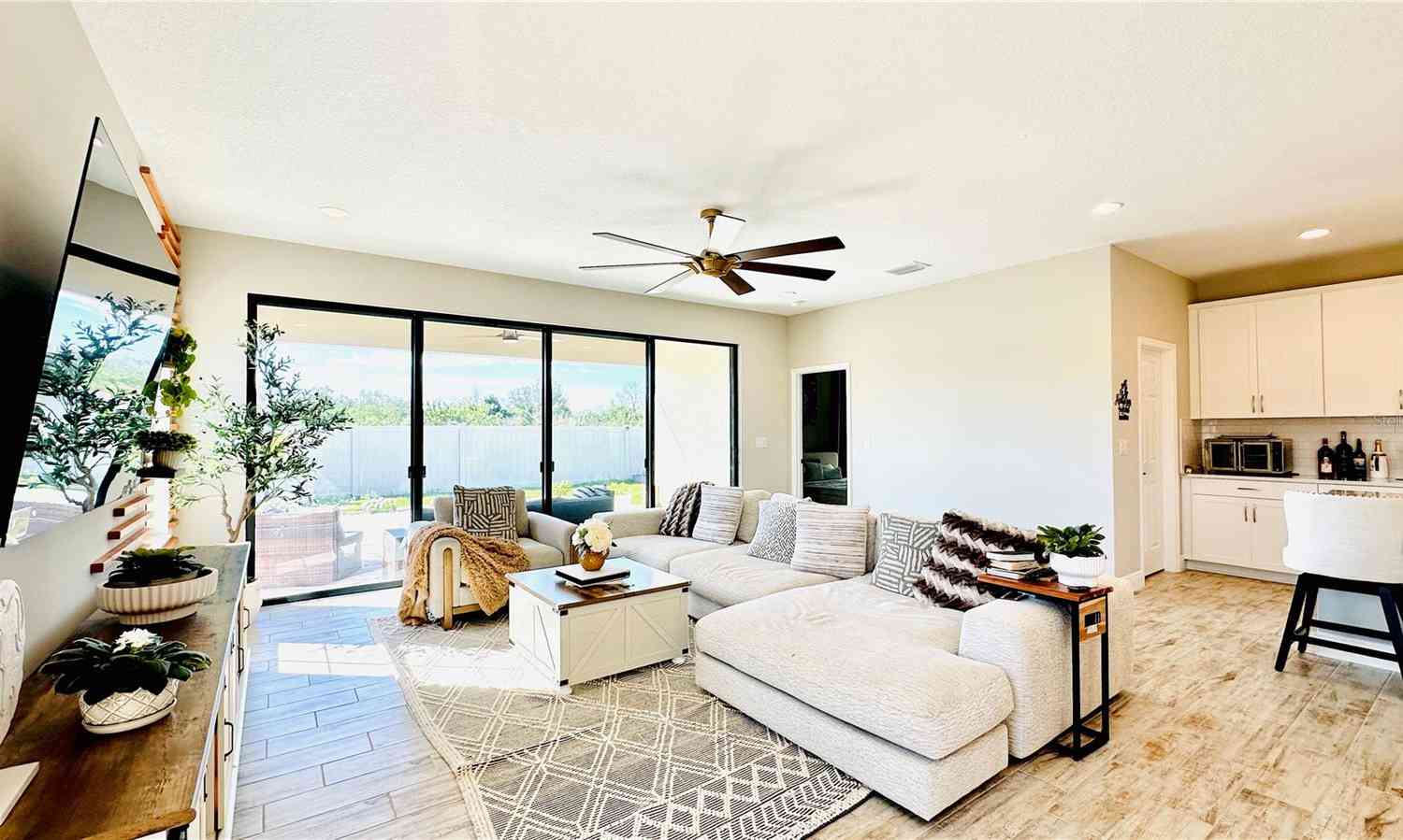 12661 Oak Hill Way, PARRISH, Florida image 4
