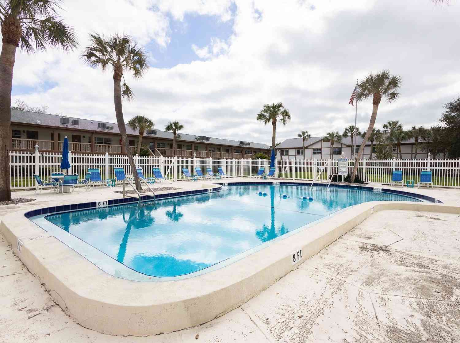 650 Pinellas Point Drive #211, Saint Petersburg, Florida image 19