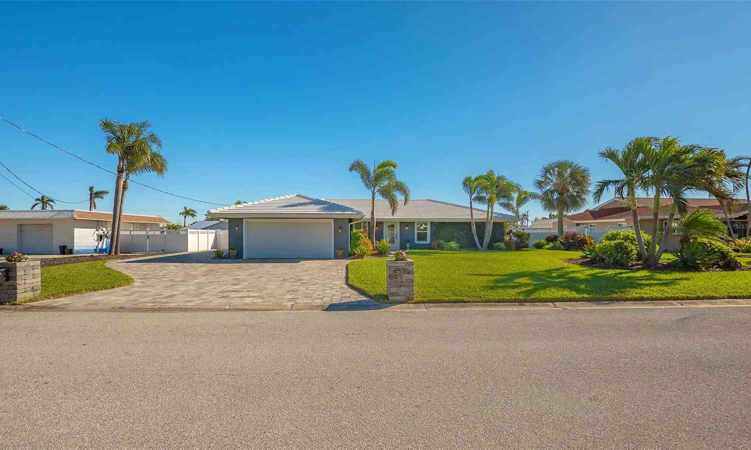 4535 Bimini Drive, BRADENTON, Florida image 2