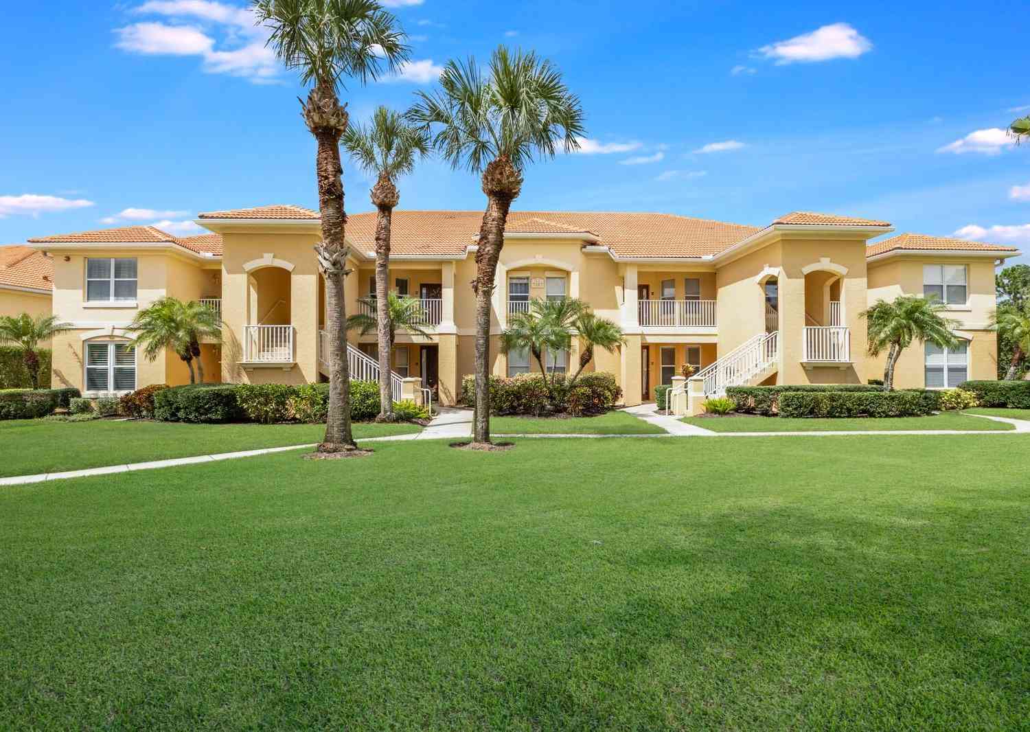 7187 Boca Grove Place #202, LAKEWOOD RANCH, Florida image 2