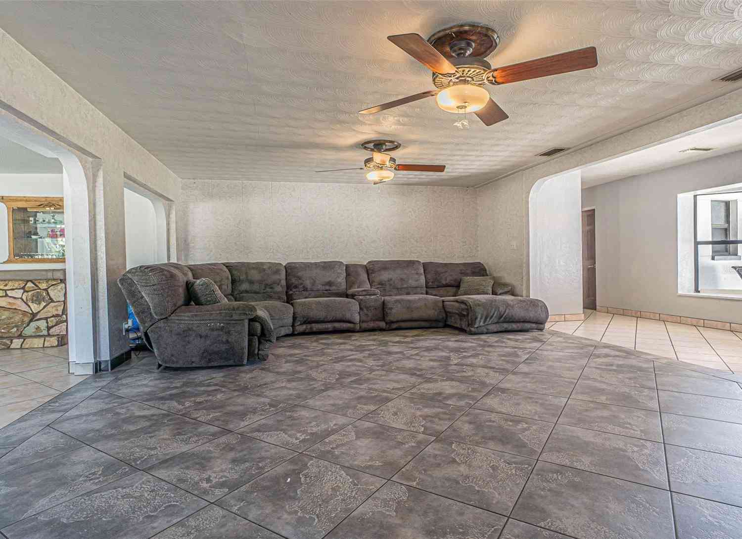 8495 Gerbera Avenue, SEMINOLE, Florida image 9