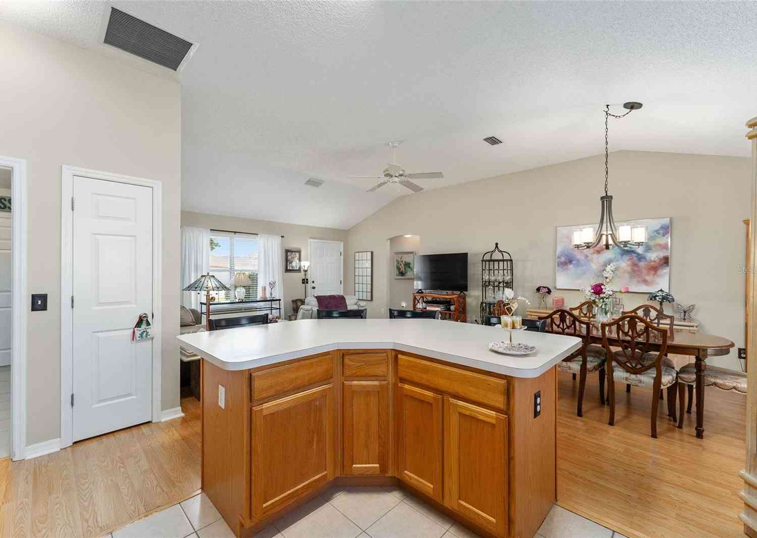 1312 Landeros Lane, THE VILLAGES, Florida image 16