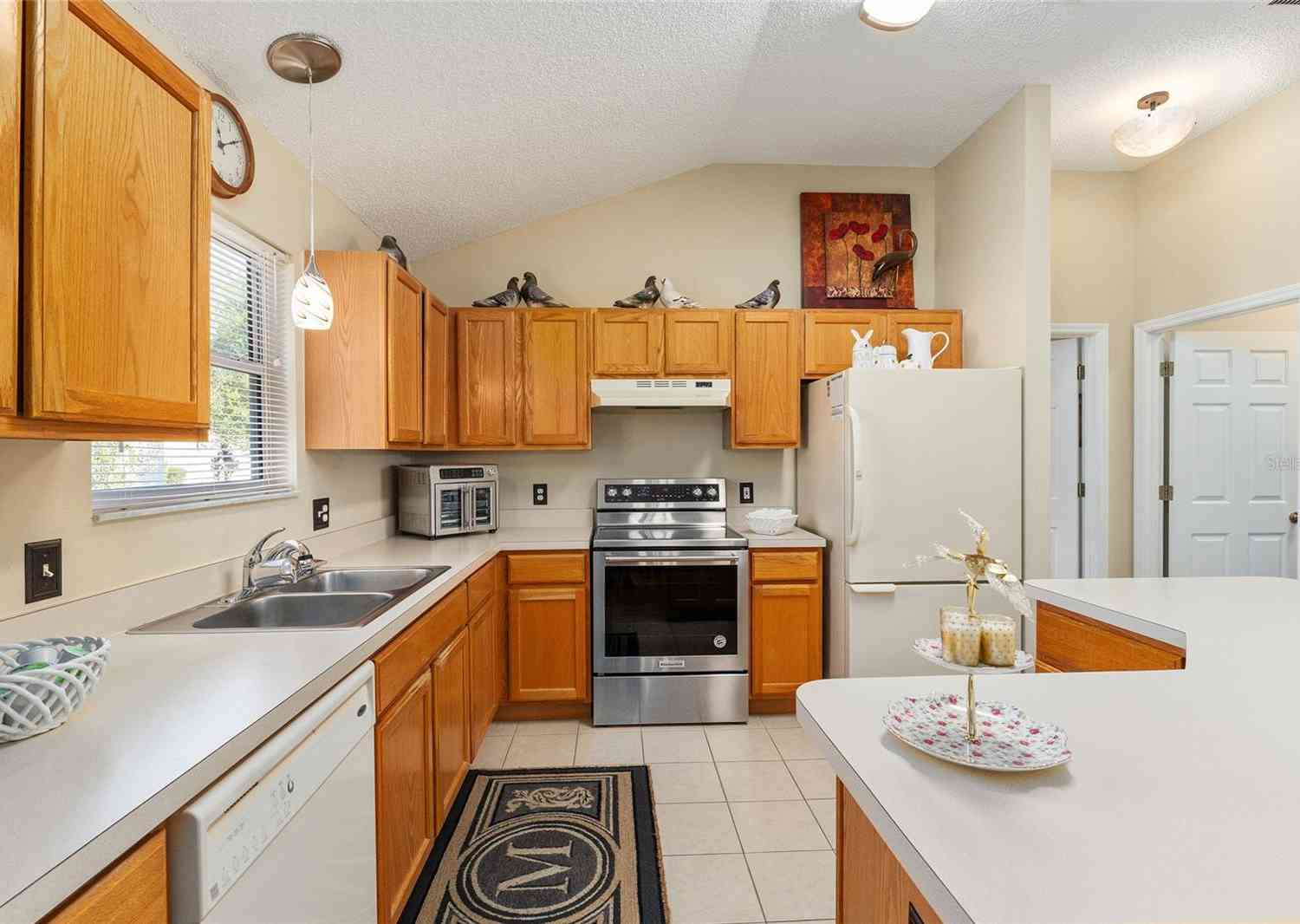 1312 Landeros Lane, THE VILLAGES, Florida image 12