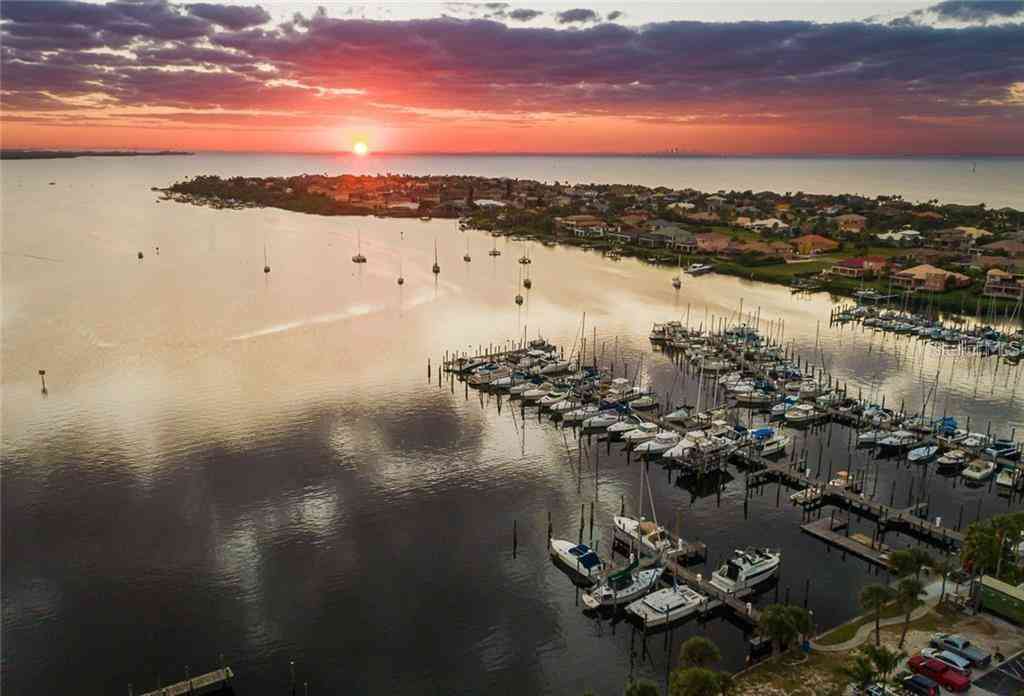 1104 Kingfish Place, Apollo Beach, Florida image 46