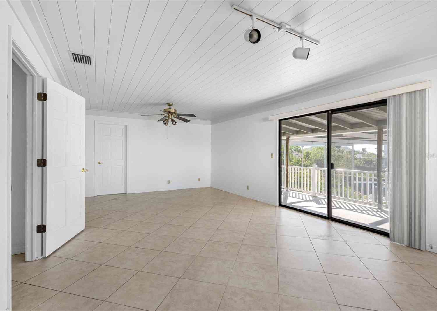 1104 Kingfish Place, Apollo Beach, Florida image 25